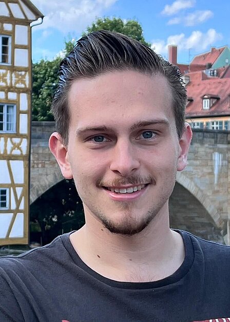 Nils Schneider Nils Schneider